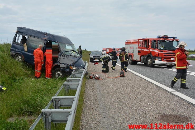 FUH med fastklemt. Motorvejen lige før afkørslen til Horsensvej. 28/05-2016. Kl. 16:15.