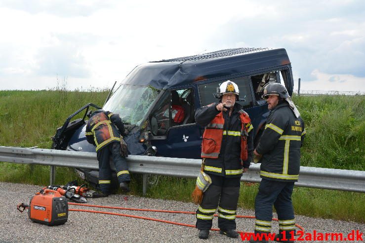 FUH med fastklemt. Motorvejen lige før afkørslen til Horsensvej. 28/05-2016. Kl. 16:15.