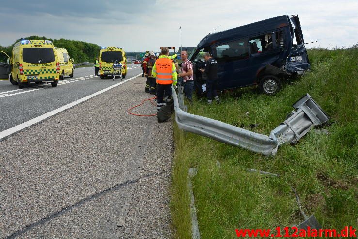 FUH med fastklemt. Motorvejen lige før afkørslen til Horsensvej. 28/05-2016. Kl. 16:15.