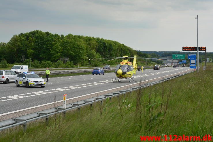 FUH med fastklemt. Motorvejen lige før afkørslen til Horsensvej. 28/05-2016. Kl. 16:15.