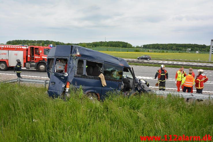 FUH med fastklemt. Motorvejen lige før afkørslen til Horsensvej. 28/05-2016. Kl. 16:15.