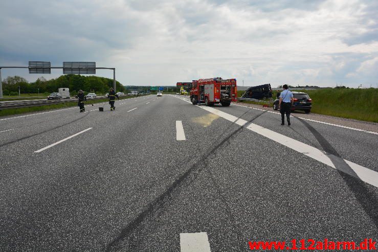 FUH med fastklemt. Motorvejen lige før afkørslen til Horsensvej. 28/05-2016. Kl. 16:15.