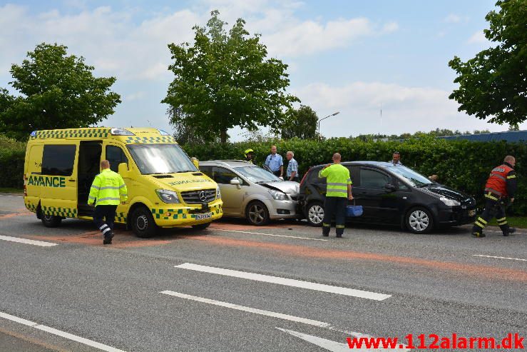 5 biler kørt op bag i hinanden. Horsensvej i Vejle. 08/06-2016. Kl. 12:26