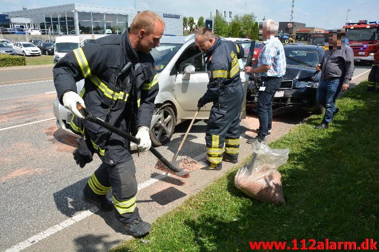 5 biler kørt op bag i hinanden. Horsensvej i Vejle. 08/06-2016. Kl. 12:26