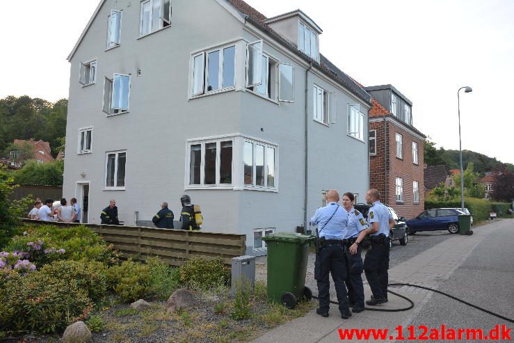 Brand i Etageejendom. Grejsdalsvej 129 i Vejle. 08/06-2016. Kl. 20:19.