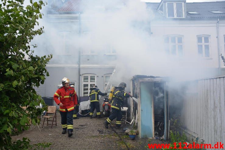 Brand i Etageejendom. Odinsgade 44 i Vejle. 14/06-2016. Kl. 16:21.