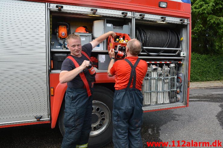 Bilbrand under tag. Bakkekammen i Vejle ø. 16/06-2016. KL. 16:56.