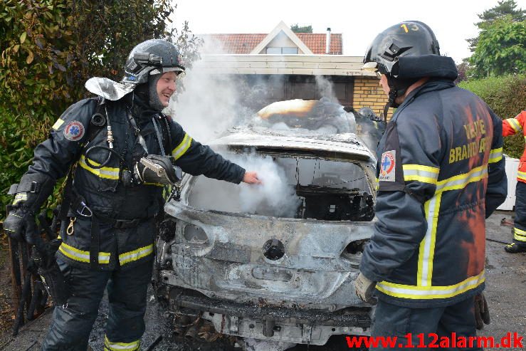 Bilbrand under tag. Bakkekammen i Vejle ø. 16/06-2016. KL. 16:56.