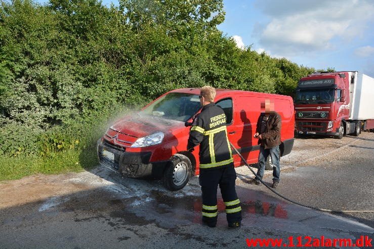 Bilbrand. Skærup rasteplads Øst. 17/06-2016. Kl. 18:57.