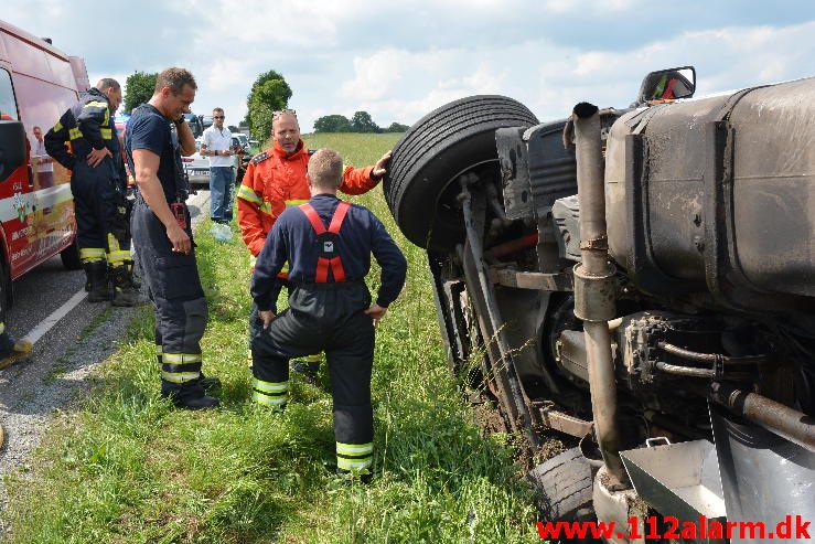 Str. forurening-Benzinudslip. Vejlevej ved Hyrup. 17/06-2016. Kl. 13:08.