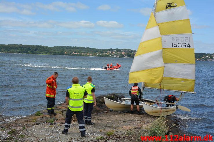 Redningsaktion på Vejle Fjorden Ibæk Strandvej i Vejle. 19/06-2016. Kl. 14:03.