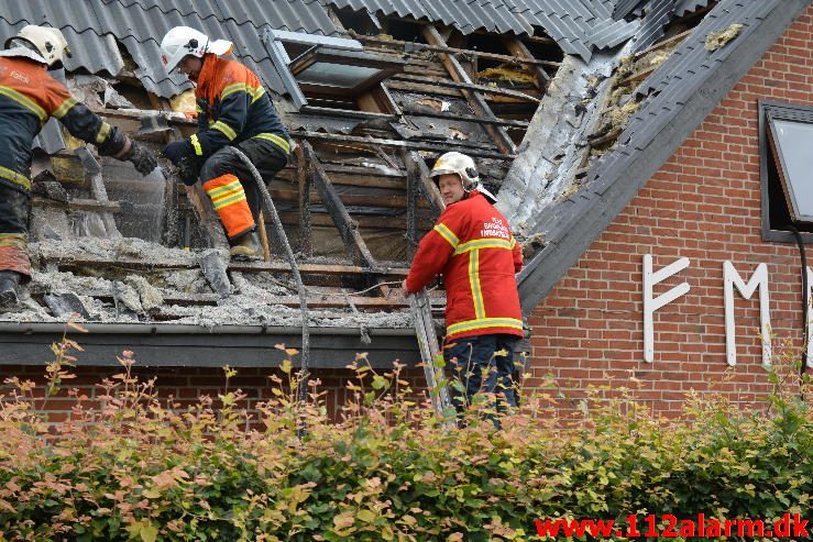 Brand i Villa. Fårupvej ved Jelling. 28/06-2016. Kl. 16:00.