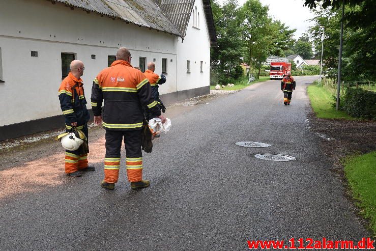 Forurening Olieudslip. Langgade i Gadbjerg. 30/06-2016. Kl. 13:27.