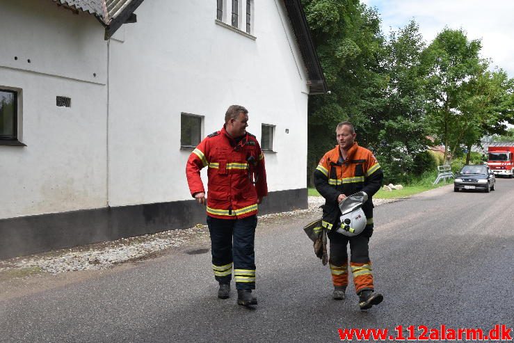 Forurening Olieudslip. Langgade i Gadbjerg. 30/06-2016. Kl. 13:27.