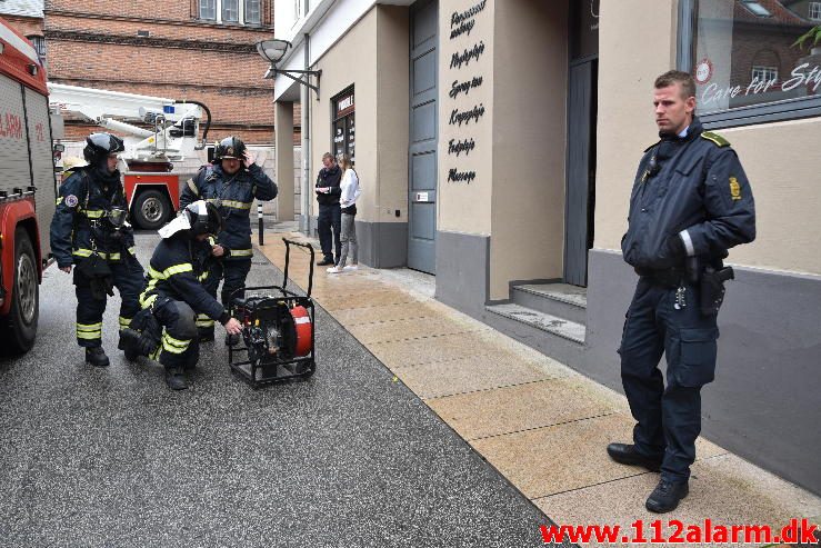 Brand i butik. Fjellegade i Vejle. 30/06-2016. Kl. 09:10.