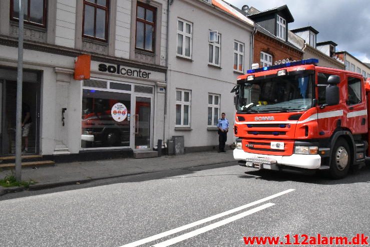 Brand i Etageejendom. Vedelsgade 77 i Vejle. 04/07-2016. Kl. 15:15.