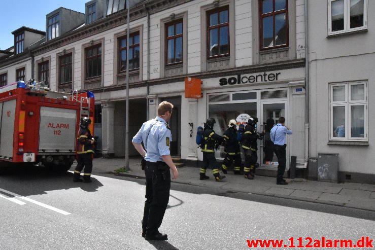 Brand i Etageejendom. Vedelsgade 77 i Vejle. 04/07-2016. Kl. 15:15.