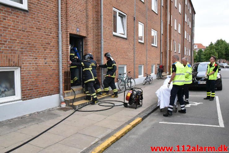 Brand i en lejlighed. Svendsgade 28 i Vejle. 07/07-2016. Kl. 18:54.