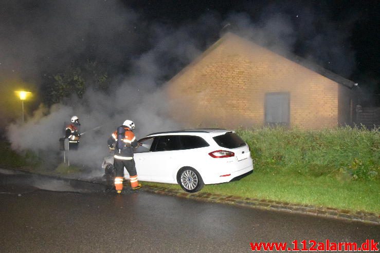 Bilbrand under tag. Ringvejen i Jelling. 12/07-2016. Kl. 00:35