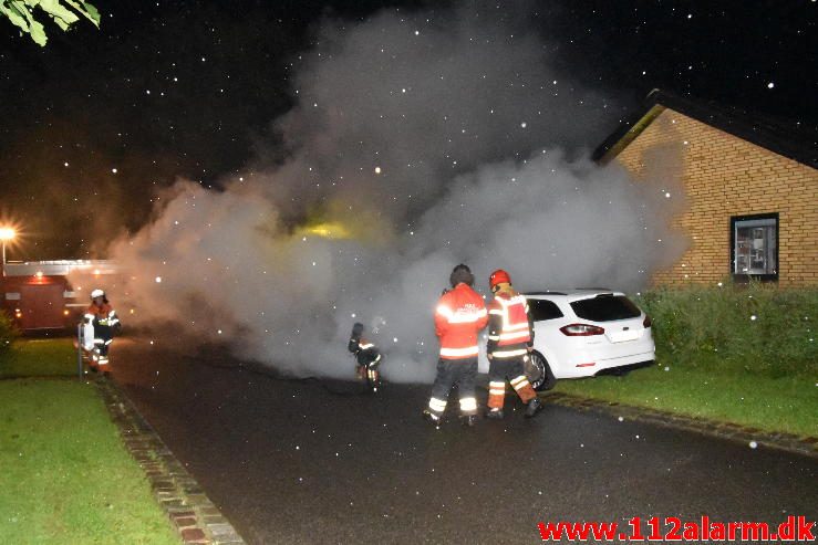 Bilbrand under tag. Ringvejen i Jelling. 12/07-2016. Kl. 00:35