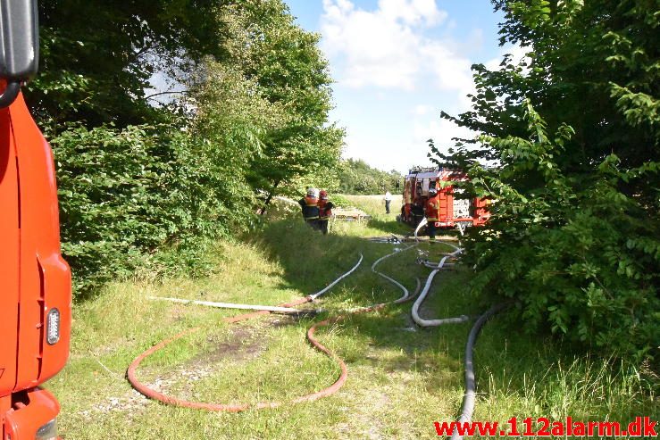 Gårdbrand. Vesterlundvej ved Vesterlund. 13/07-2016. Kl. 16:50.