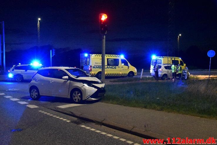 Færdselsuheld med fastklemt. Horsensvej og Juelsmindevej i Vejle. 28/07-2016. Kl. 23:04.