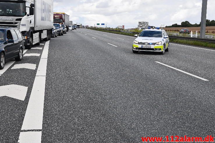 Trafikuheld på Østjyske Motorvej Mellem DTC og Horsensvej i Vejle. 04/08-2016. Kl. 13:11.