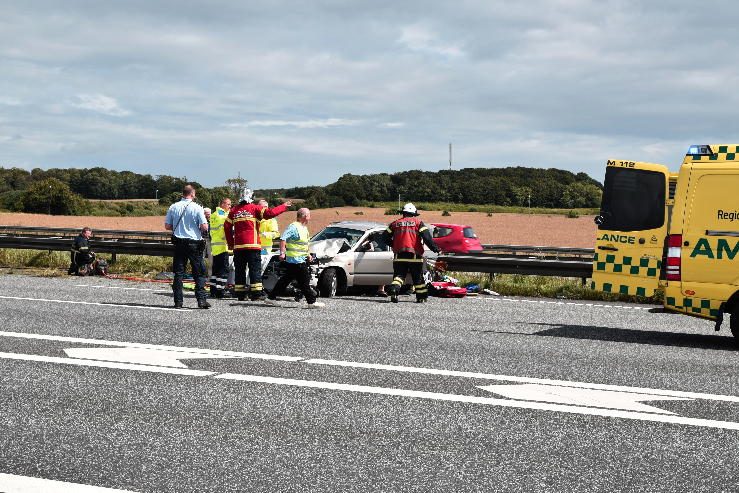 Trafikuheld på Østjyske Motorvej Mellem DTC og Horsensvej i Vejle. 04/08-2016. Kl. 13:11.