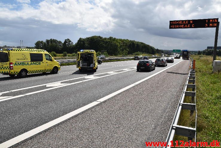 Trafikuheld på Østjyske Motorvej Mellem DTC og Horsensvej i Vejle. 04/08-2016. Kl. 13:11.