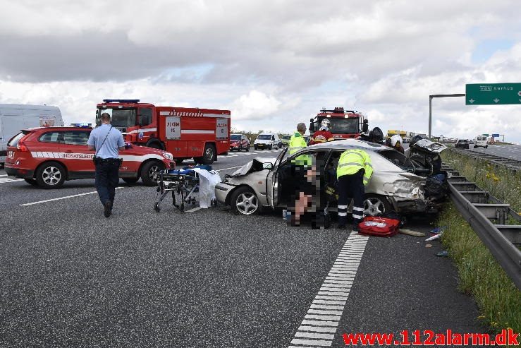 Trafikuheld på Østjyske Motorvej Mellem DTC og Horsensvej i Vejle. 04/08-2016. Kl. 13:11.