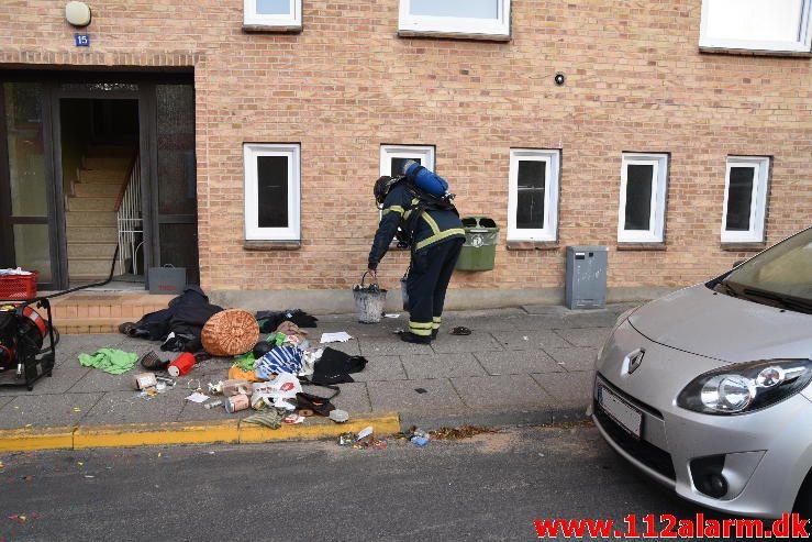 Brand i Etageejendom. Roarsvej 15 i Vejle. 09/08-2016. Kl. 5:38.