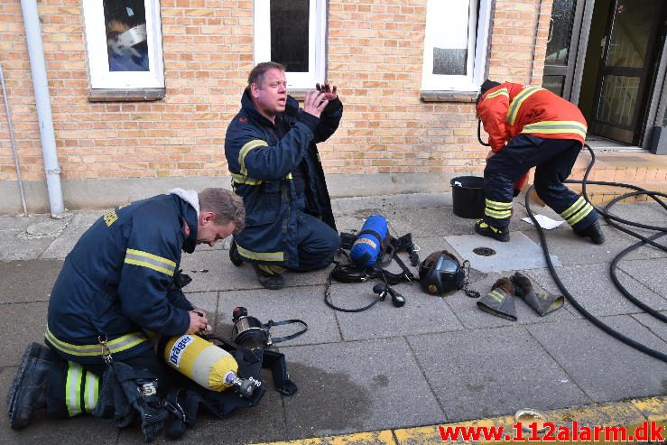 Brand i Etageejendom. Roarsvej 15 i Vejle. 09/08-2016. Kl. 5:38.