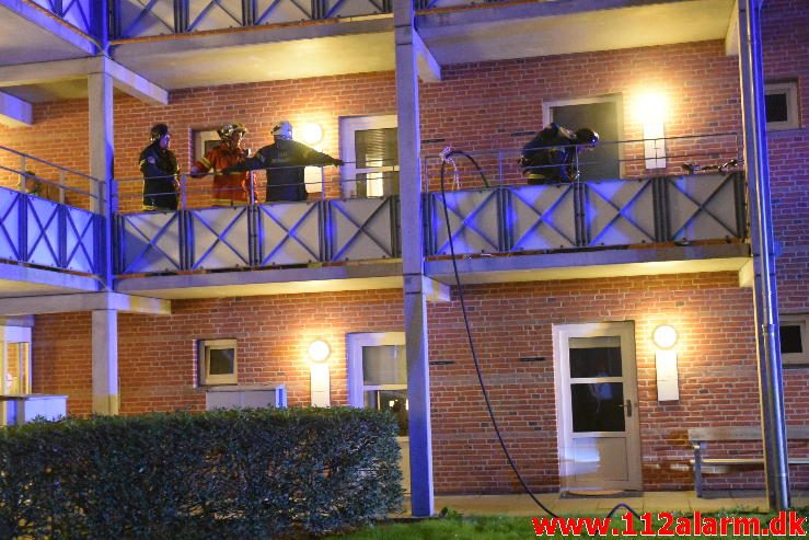 Brand i Etageejendom. Moldevej 19 i Vejle. 08/08-2016. Kl. 23:58.