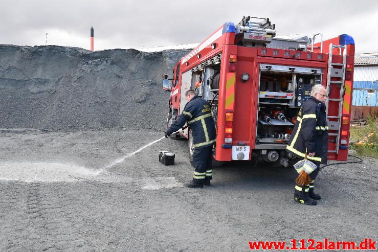 Brand i industri. Strandgade 38 på Vejle Havn. 13/08-2016. Kl. 17:09.