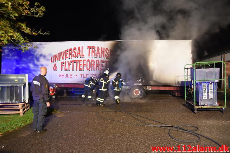 Brand-Lastbil/Bus. Boulevarden 42 i Vejle. 22/08-2016. KL. 01:57.