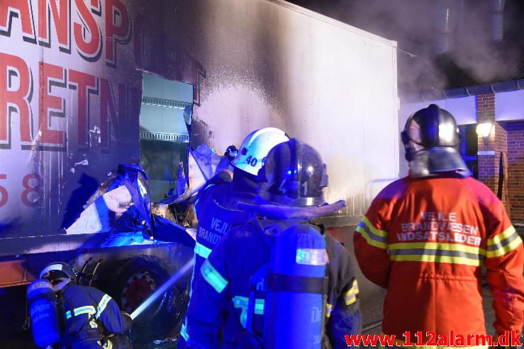 Brand-Lastbil/Bus. Boulevarden 42 i Vejle. 22/08-2016. KL. 01:57.