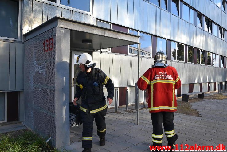 Brand i tørretumbler. Løget Høj 13 B i Vejle. 29/08-2016. Kl. 18:38.