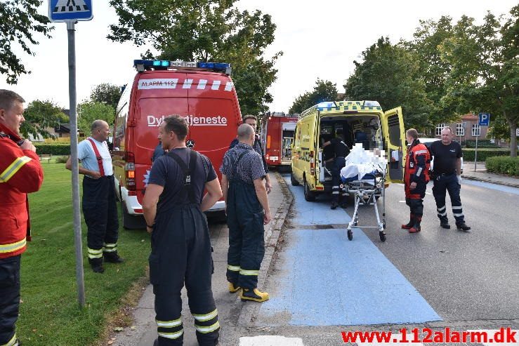 Mand faldt i åen. Ågade i Børkop. 01/09-2016. Kl. 18:07.