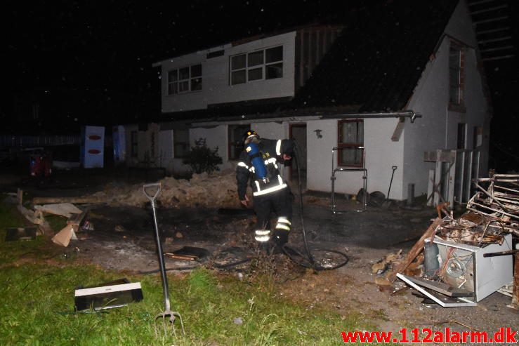 Brand i Villa. Bredalvej ved Hedensted. 14/09-2016. Kl. 21:24.