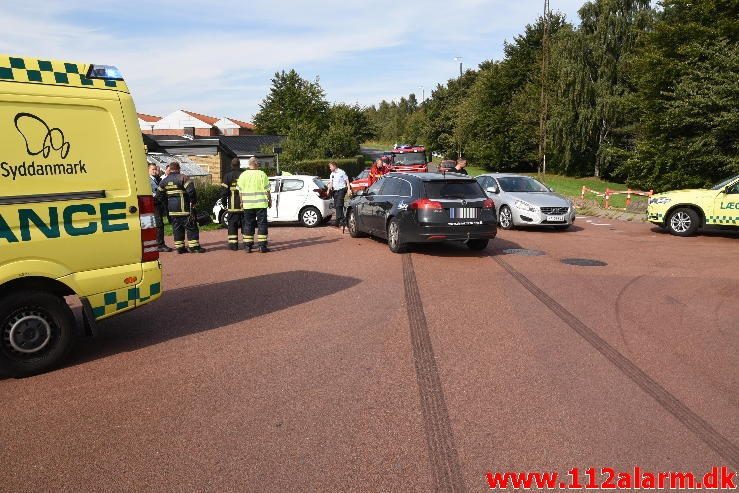 FUH med fastklemt. Vindinggård Ringvej i Vinding. 16/09-2016. Kl. 13:24.