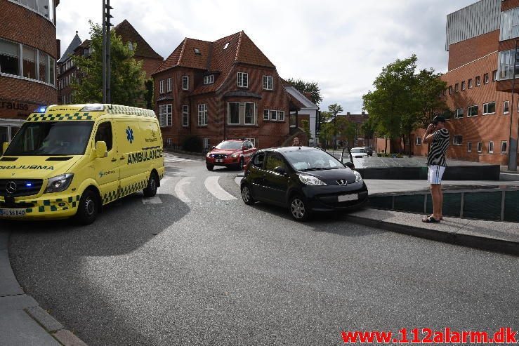 FUH med Fastklemt. Vedelsgade i Vejle. 15/09-2016. Kl. 14:17.