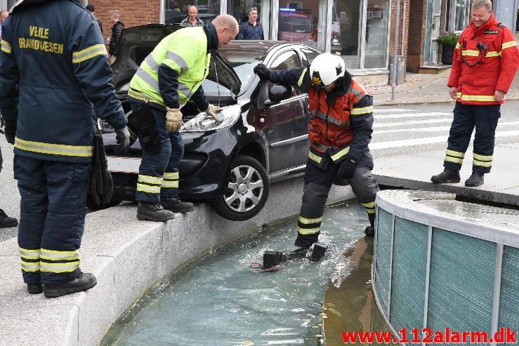 FUH med Fastklemt. Vedelsgade i Vejle. 15/09-2016. Kl. 14:17.