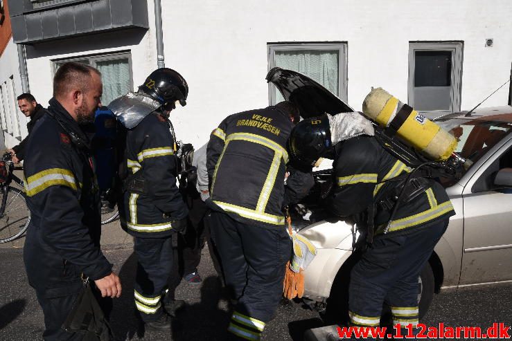 Brand i Bil. Vedelsgade i Vejle. 19/09-2016. Kl. 15:47.