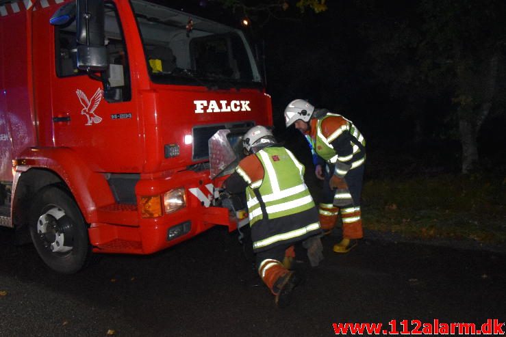 FUH med fastklemt. Tinnetvej ved Vonge. 02/10-2016. KL. 20:40.