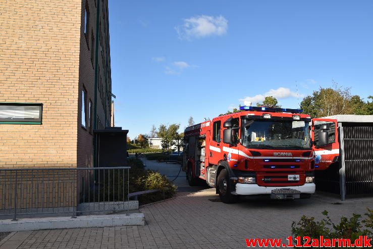 Brand i Etageejendom. Finlandsvej 59 i Vejle. 05/10-2016. Kl.16:40.