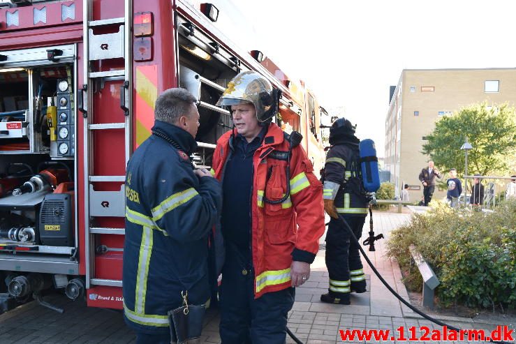 Brand i Etageejendom. Finlandsvej 59 i Vejle. 05/10-2016. Kl.16:40.