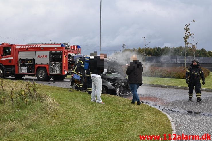 Brand i bil. Stiftvej i Vejle. 09/10-2016. Kl. 13:59.