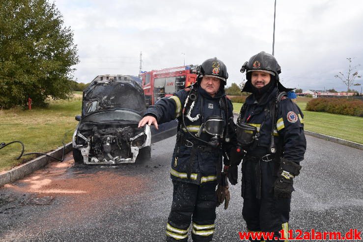 Brand i bil. Stiftvej i Vejle. 09/10-2016. Kl. 13:59.