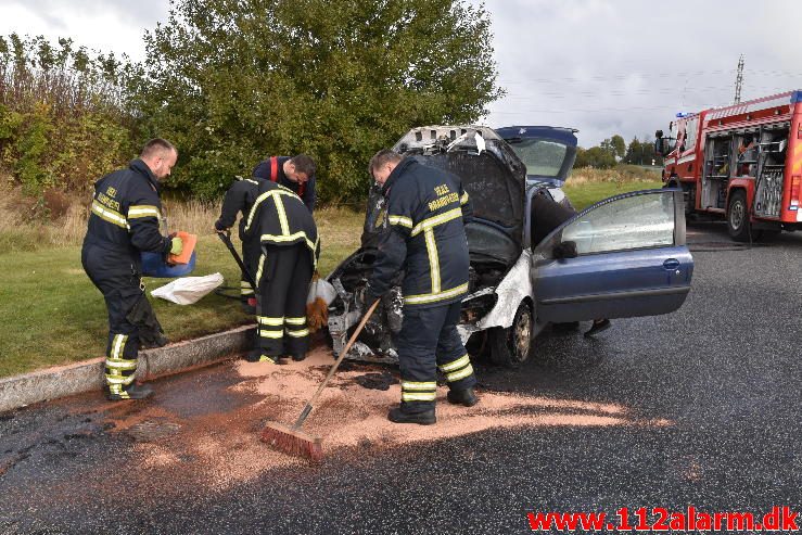 Brand i bil. Stiftvej i Vejle. 09/10-2016. Kl. 13:59.