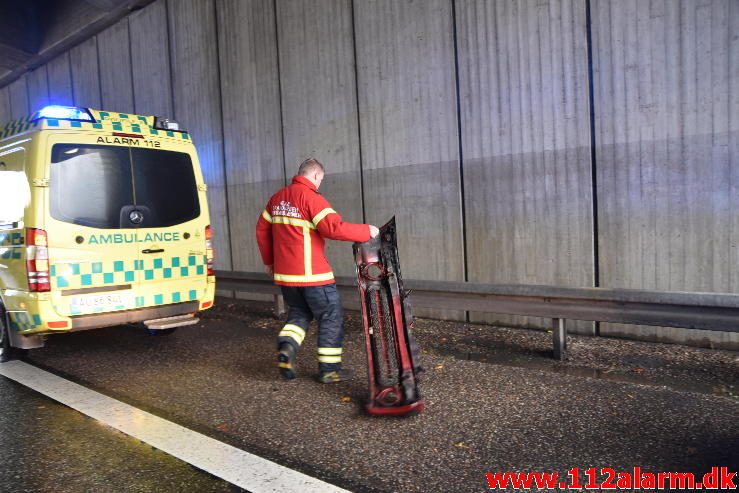 FUH med Fastklemte. Motorvejen ved Vejle. 21/10-2016. Kl. 15:29.